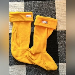 Hunter boot socks. Color Yellow. Size Medium